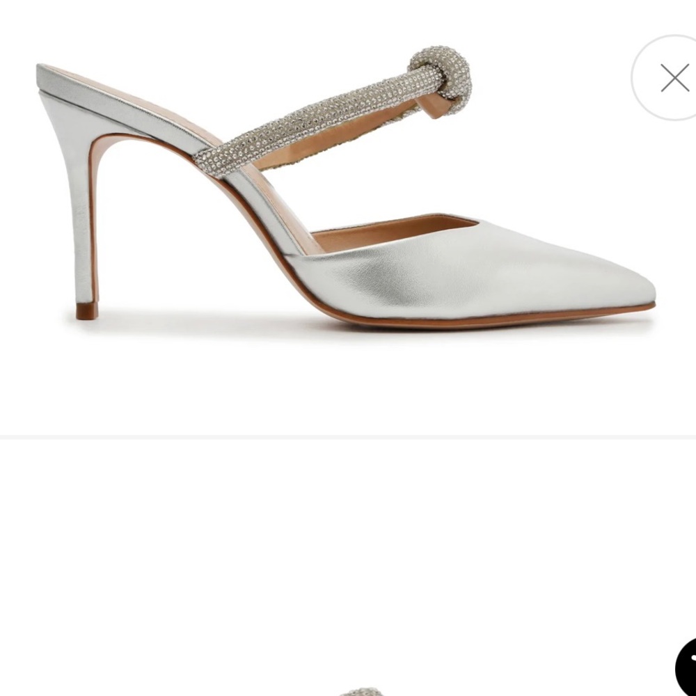 Schutz Pearl Metallic Leather Pump - never worn